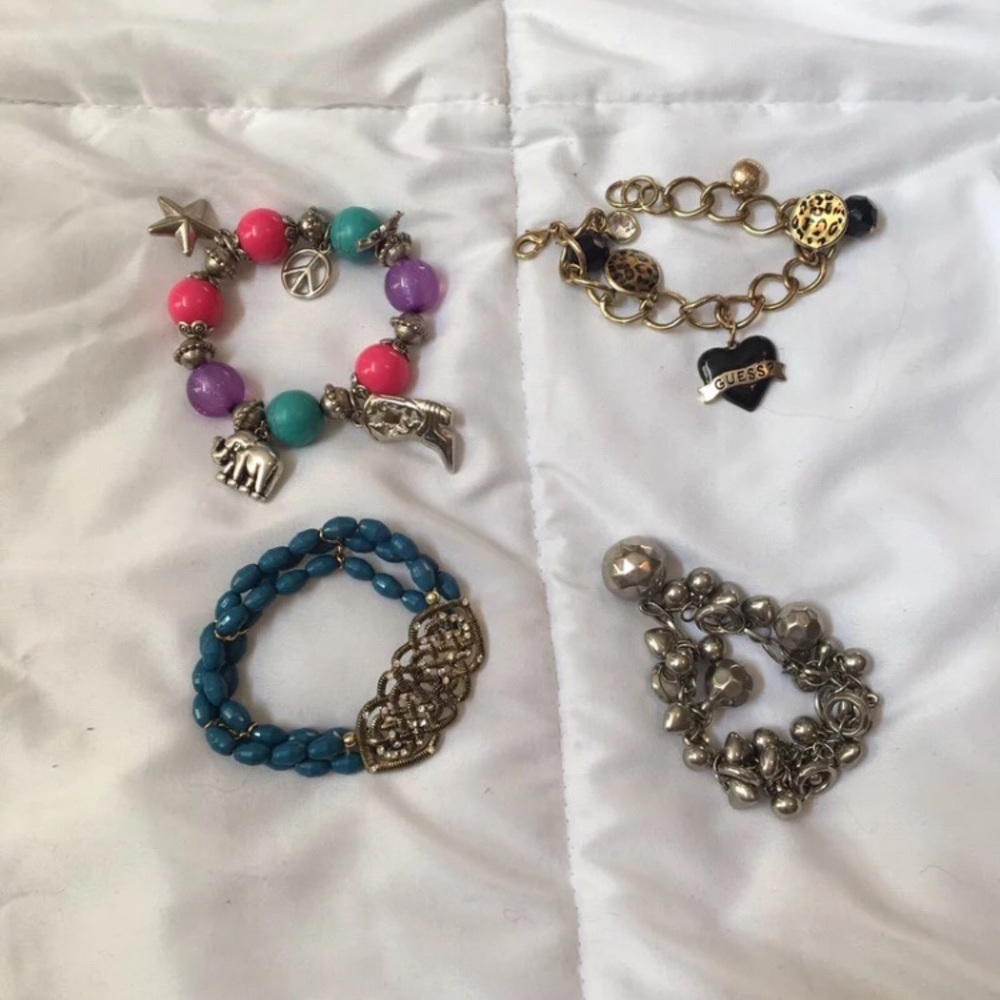 Set of 4 bracelets